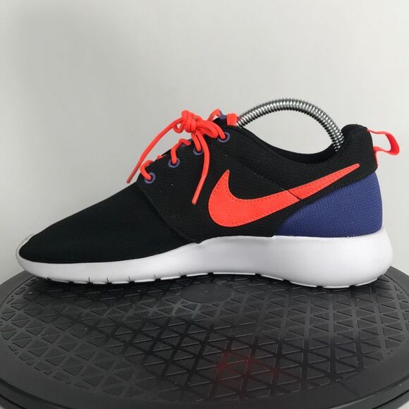 Nike Roshe One Black Athletic Running Shoes 599728-029 Women’s Size 8.5 (7Y) - Picture 9 of 12